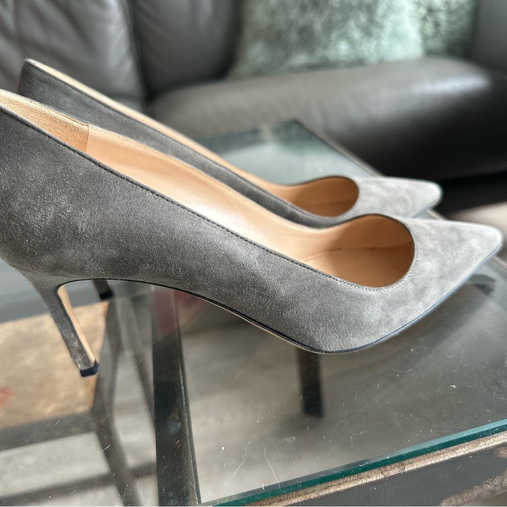 Manolo Blahnik Elegant Gray Suede Pumps 36.5 - Picture 3 of 9